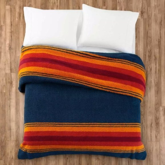 Pendleton Sherpa Blanket - King Size Fleece - Picture 2 of 3